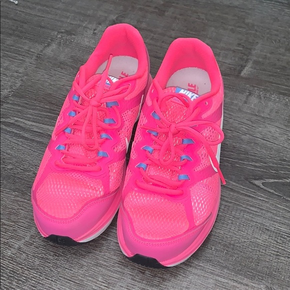 Nike Shoes - Nike sneakers